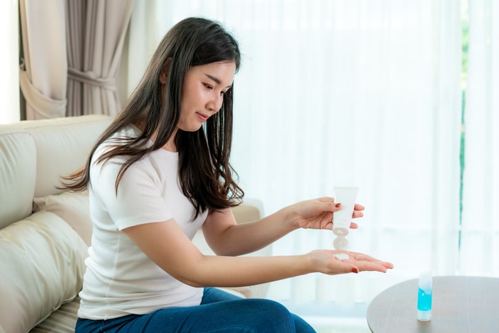 你好, 你可以參考 黃金女士荷爾蒙體檢 (93項) https://apexhealthtech.com/product/yellow-gold-female-hormones-health-check-up-plan/ 附加項目: 卵巢超聲波 + AMH $2600 性傳染病基因檢查 [23項] https://apexhealthtech.com/product/std-screening/ 附加項目: Hep B Core Anti IgG IGM, viral load, CMV IgG & IgM $2600 請您提供一個方便的日期和時間，讓我們能為您安排檢測 如有任何疑問或需要進一步的資訊，請隨時聯絡我們3979 3200。