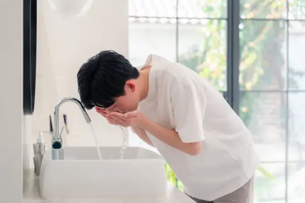 用暖鹽水洗鼻